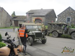 2024-07-27 - RBSB - Camp-Toccoa - Leader d'un cortège de véhicules WW2 en Side-Car